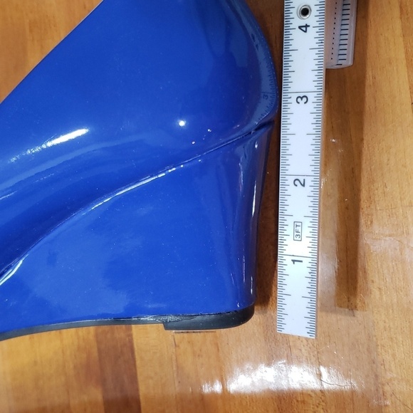 Forever Women's DORIS-22  Faux Leather; Mid Heel; Round Toe Wedge Pumps. Size 8 - Picture 9 of 9